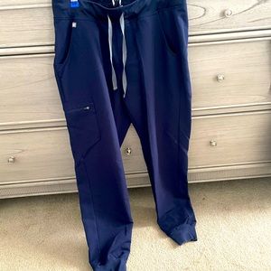 Navy Blue Figs Jigger Scrub Top, Size Medium